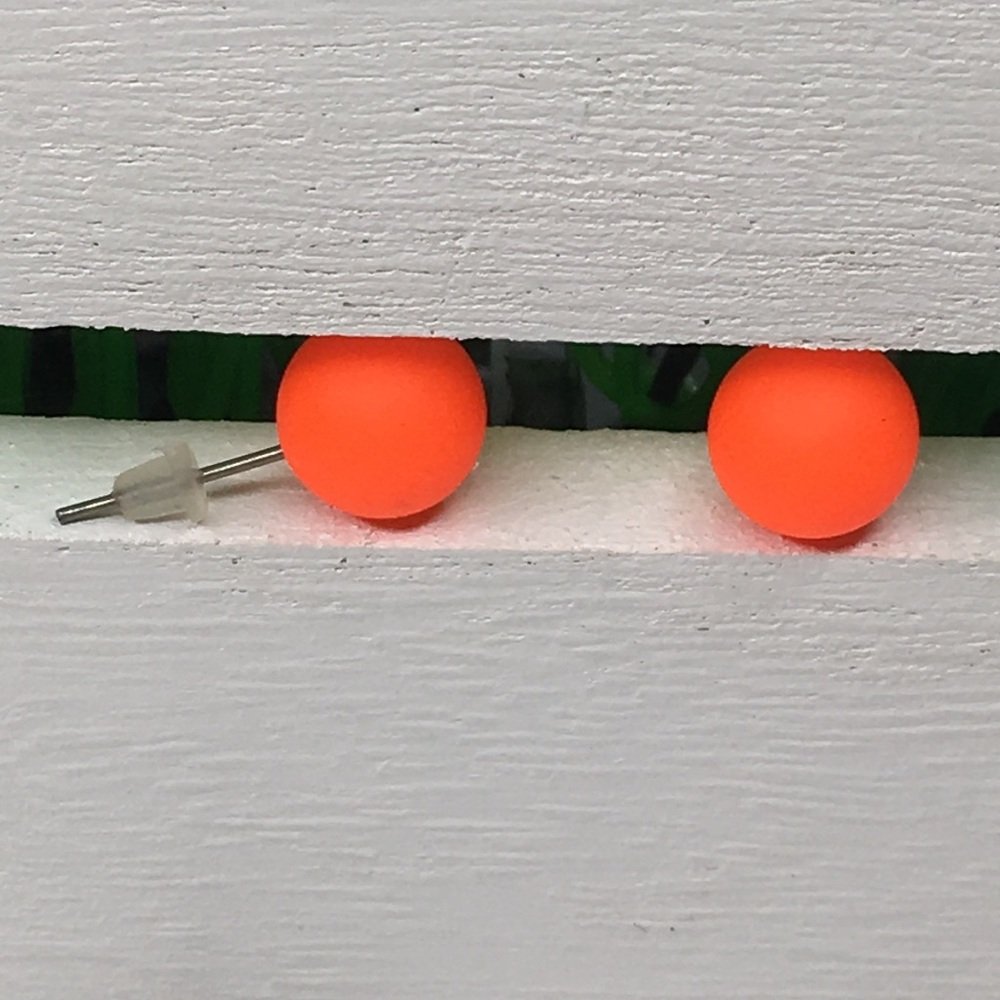 $5 QUICK SALE Orange Stud Earrings - Picture 3 of 6